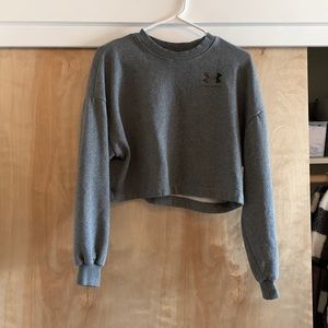 Cropped crewneck